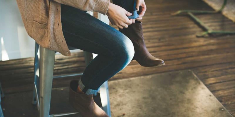 成都中医眼科特色：中药与针灸如何治疗视疲劳及黄斑病变，与近视手术、青光眼、白内障治疗有何不同？