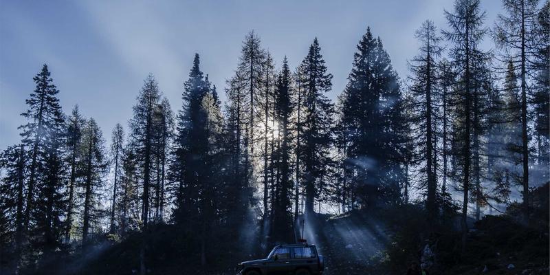 成都眼科专家深度解析：角膜交联术如何有效治疗圆锥角膜 | 术后护理全指南